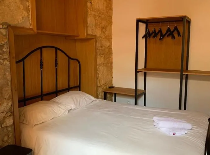 Quimpecavel בית הארחה 3*